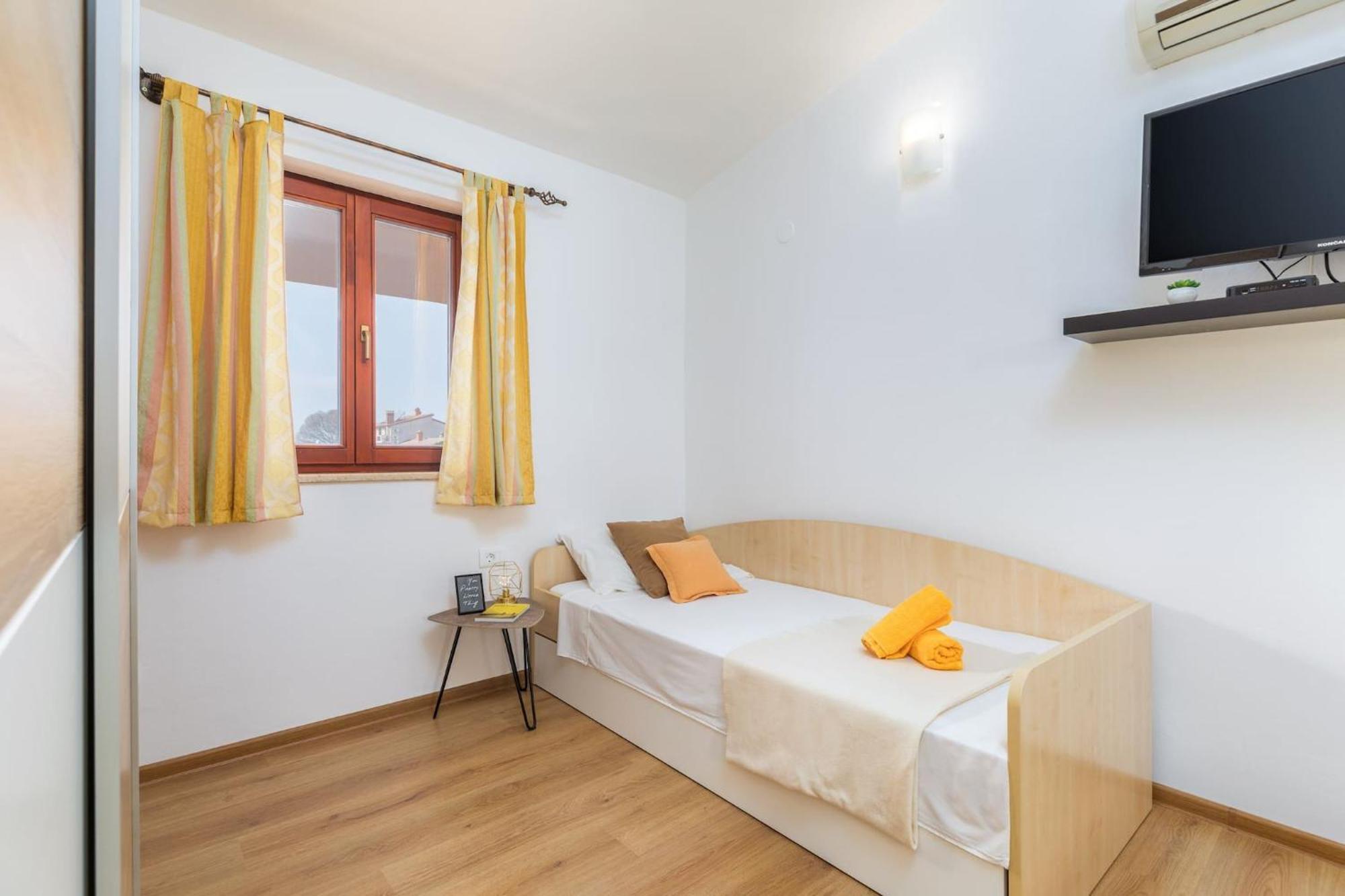 Holiday Home Dori Fazana Luaran gambar